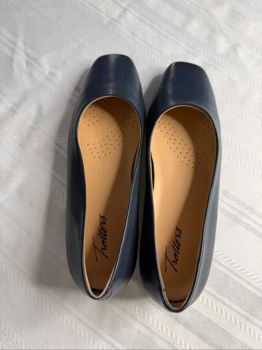 Trotters Women’s Navy Blue Honor Flats Comfort Shoes Size 7.5 7 1/2 M
